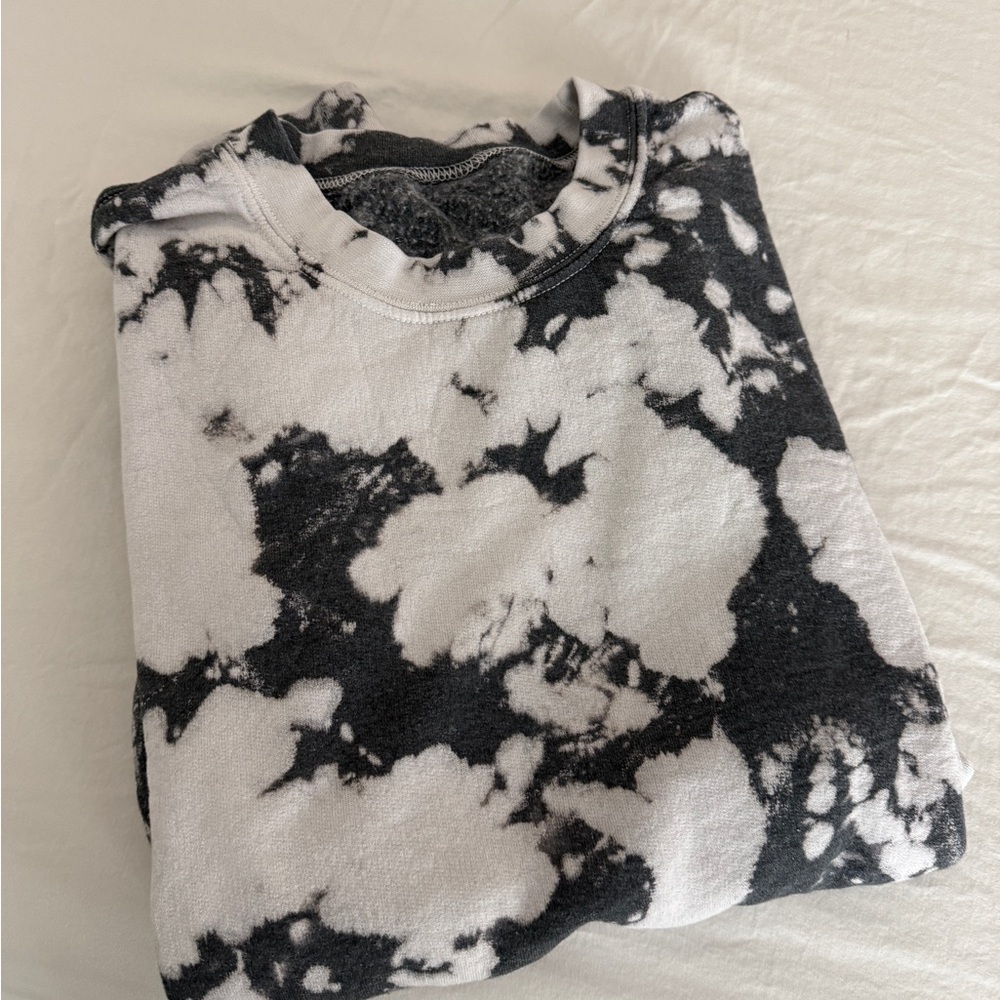 Black and White Tie-Dye blogger favorite!